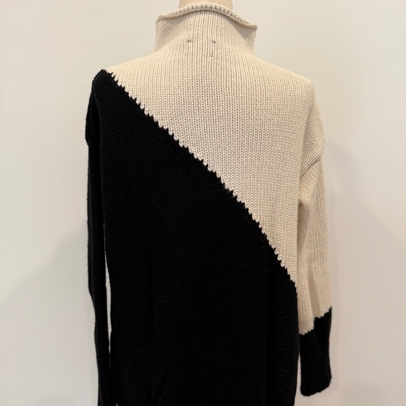 ZARA Knit rollneck sweater with split hem - Picture 2 of 4